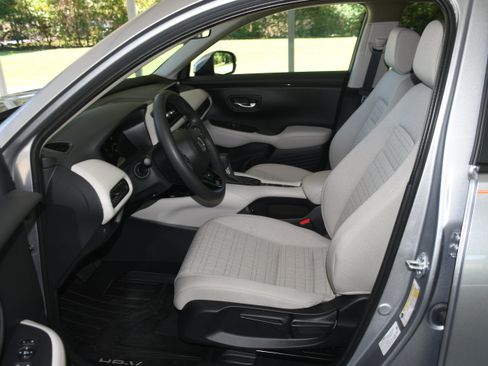 Used 2026 Honda HR-V LX image 7