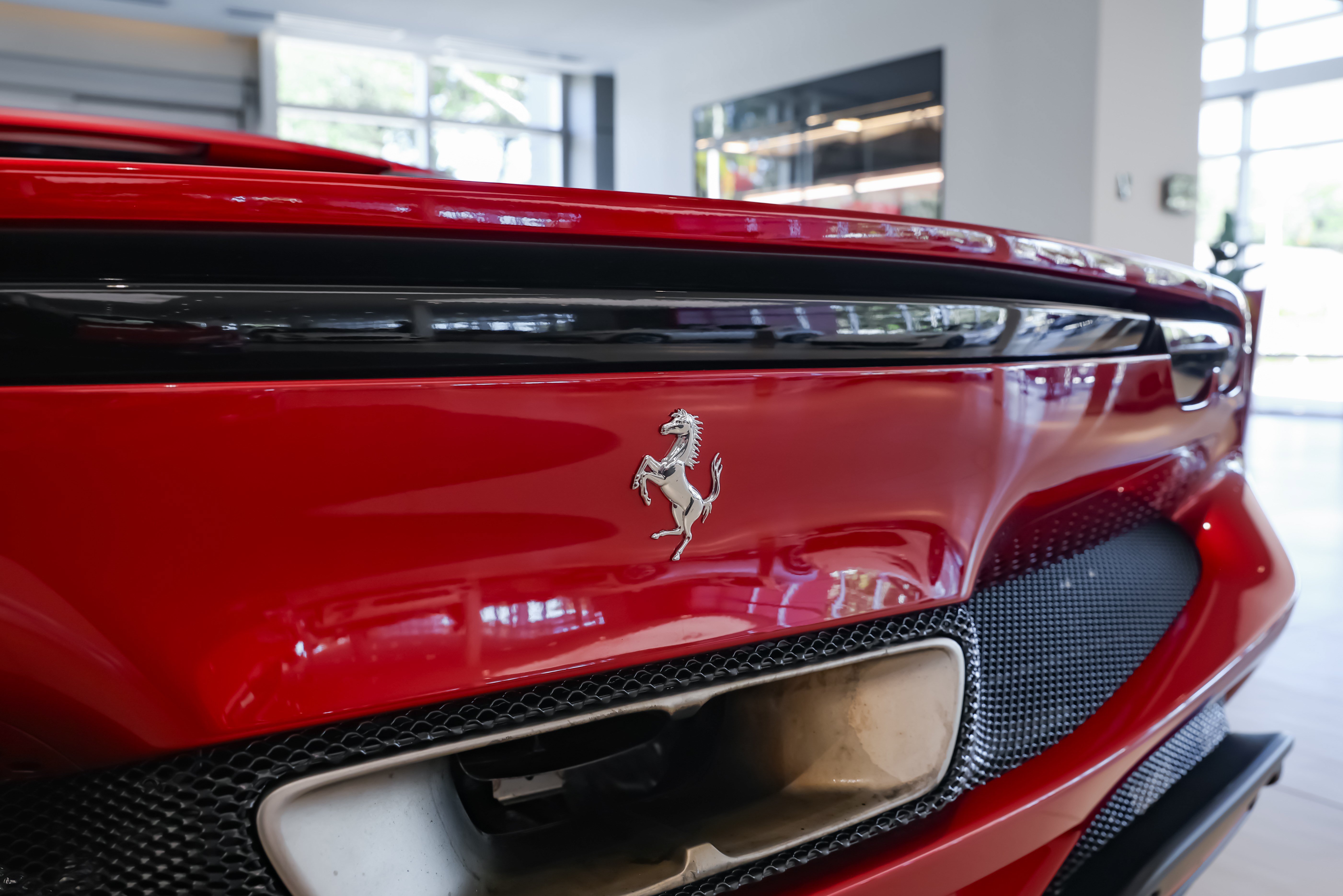 Used 2024 Ferrari 296 GTS RWD image 29