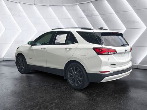 Used 2022 Chevrolet Equinox RS w/ RS Leather Package AWD/4WD image 3