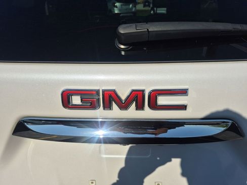 Certified 2022 GMC Terrain SLT w/ Infotainment Package II AWD/4WD image 34