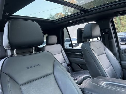Used 2021 GMC Yukon Denali w/ Denali Premium Package AWD/4WD image 38