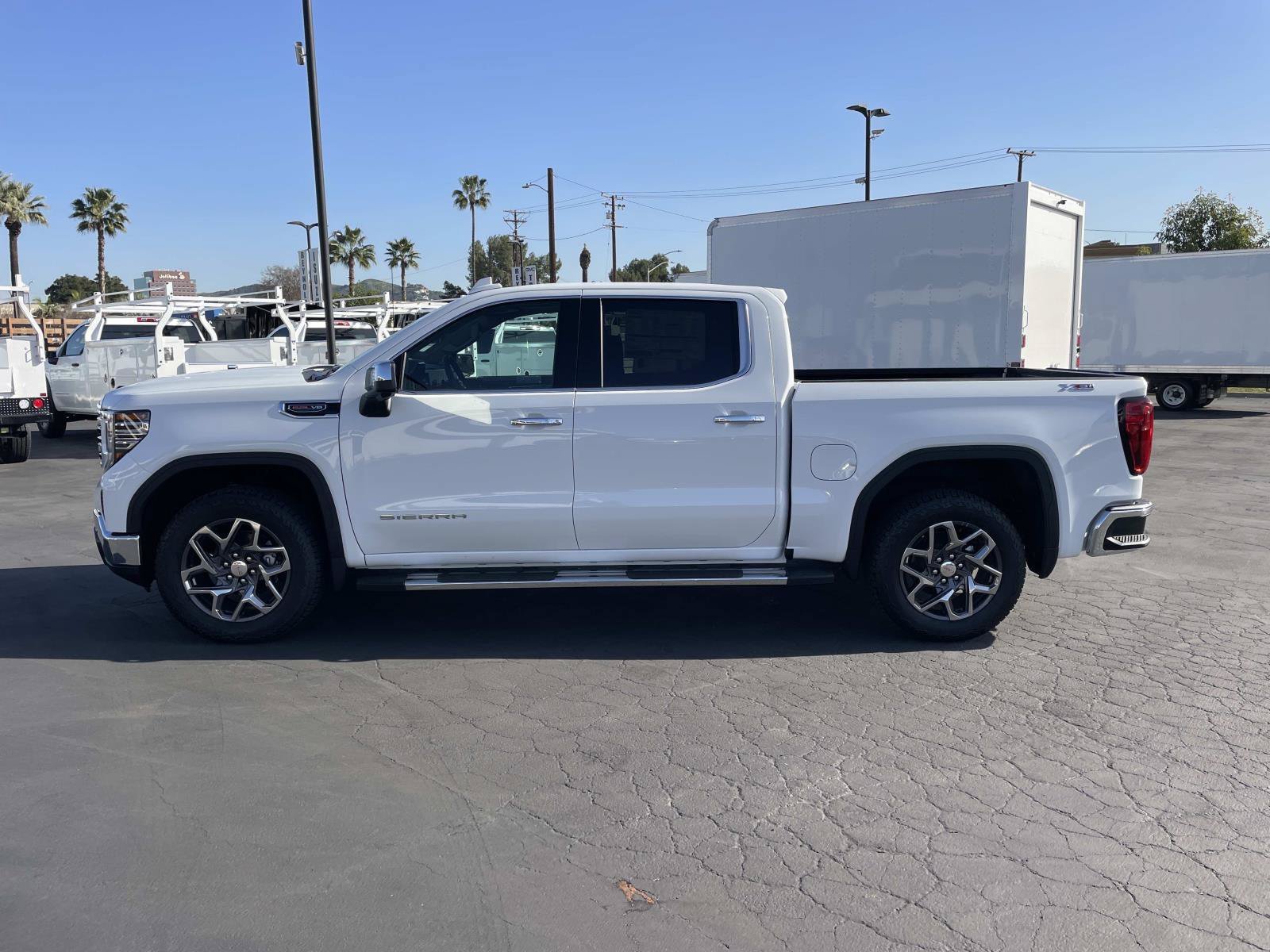 New 2026 GMC Sierra 1500 SLT w/ SLT Premium Package AWD/4WD image 8