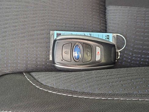 Used 2024 Subaru Ascent Premium w/ Convenience Package image 28