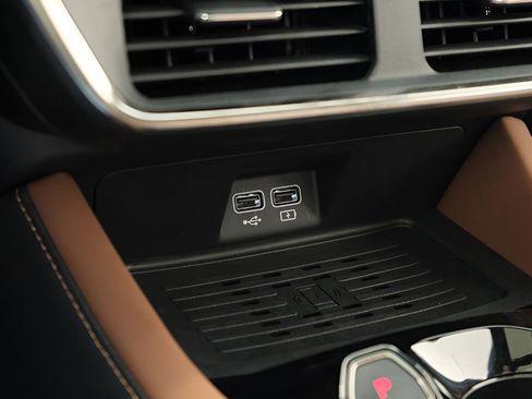 New 2025 VinFast VF 8 Plus AWD/4WD image 12