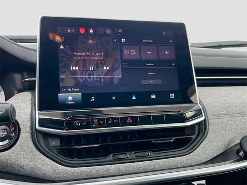 Used 2023 Jeep Compass Latitude image 15