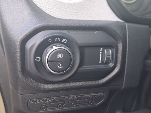 Used 2025 Jeep Gladiator Sport image 28