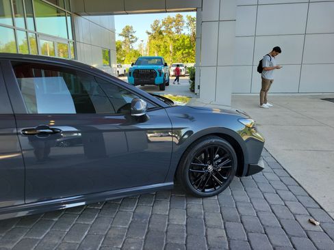Used 2025 Toyota Camry SE image 8