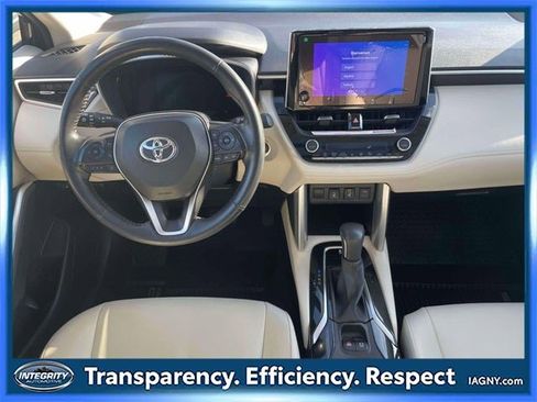 Certified 2023 Toyota Corolla Cross XLE image 13