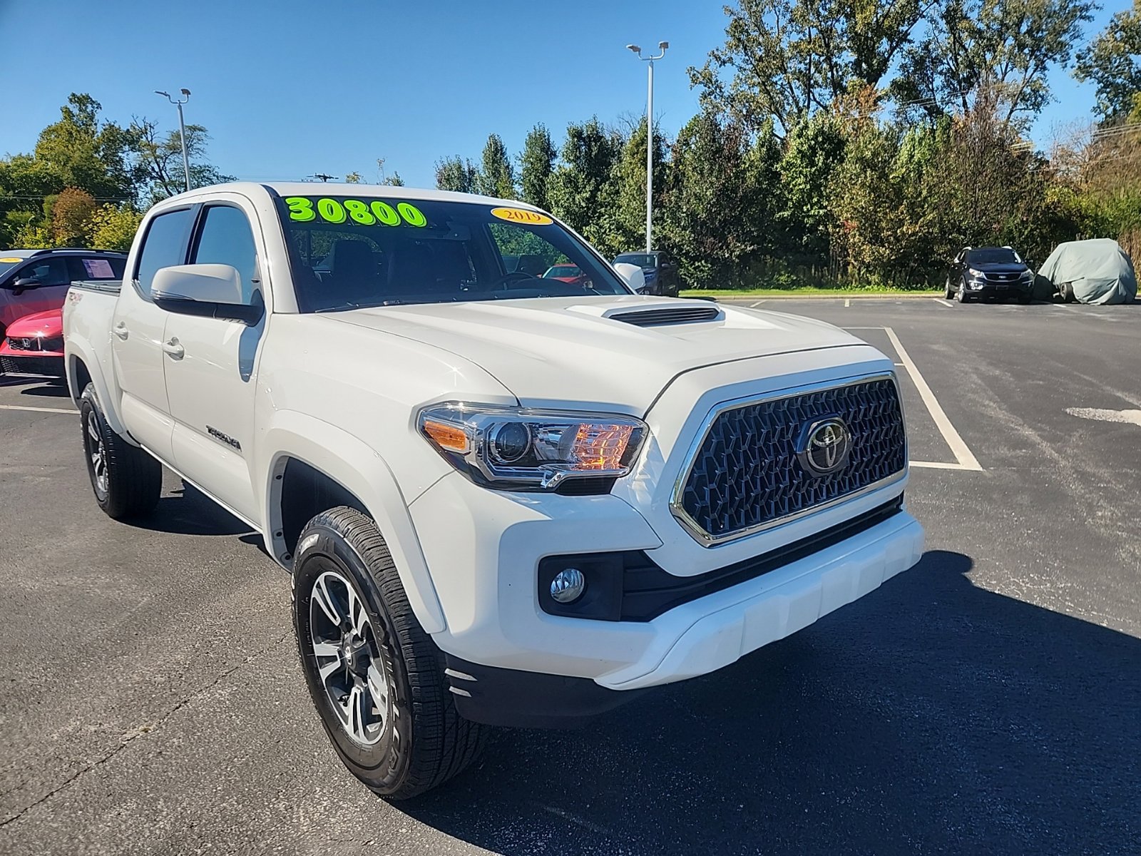 Used 2019 Toyota Tacoma TRD Sport AWD/4WD image 10
