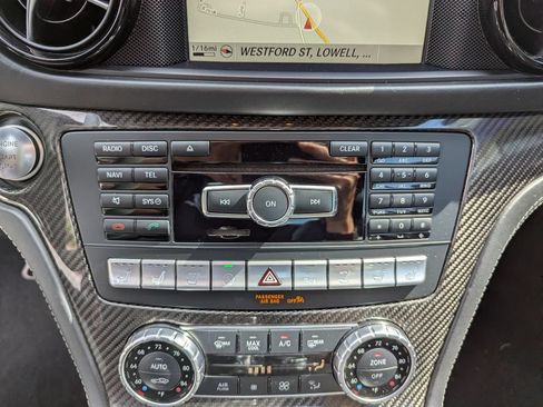 Used 2016 Mercedes-Benz SL 63 AMG image 25