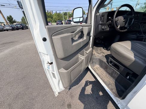 Used 2019 Chevrolet Express 3500 w/ Driver Convenience Package RWD image 47