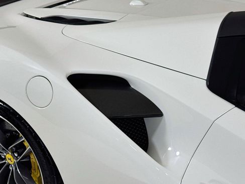 Used 2018 Ferrari 488 Spider RWD image 33
