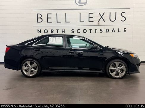 Used 2012 Toyota Camry SE w/ Leather Pkg FWD image 3