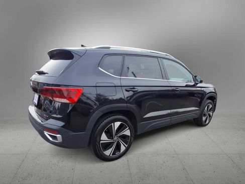 Used 2024 Volkswagen Taos SE image 8