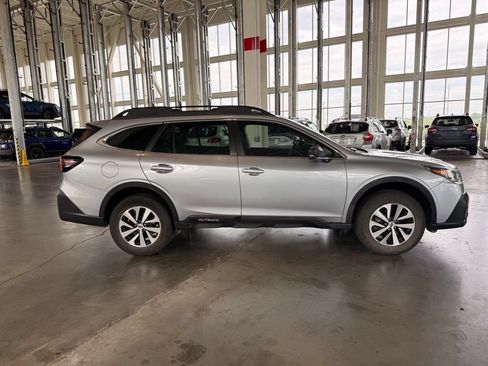 Used 2020 Subaru Outback w/ Popular Package #1 AWD/4WD image 2