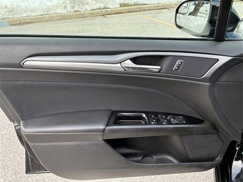 Used 2016 Ford Fusion SE image 20