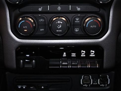 Used 2019 RAM 1500 Big Horn AWD/4WD image 32