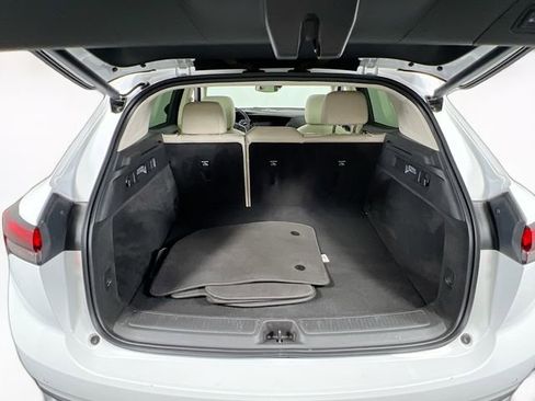 Used 2022 Buick Envision Essence w/ Technology Package I image 27