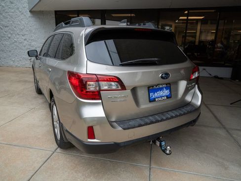 Used 2017 Subaru Outback 2.5i Premium AWD/4WD image 5