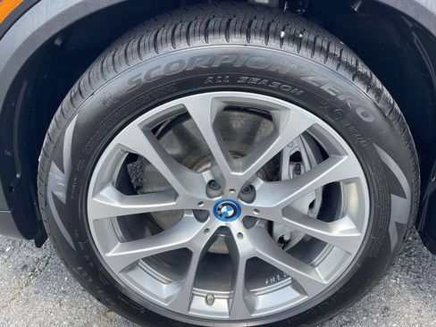 Used 2025 BMW X5 xDrive50e AWD/4WD image 7