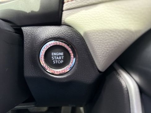 Used 2025 Toyota RAV4 Limited image 18