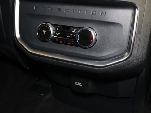 Used 2025 Ford Expedition Max Platinum w/ Stealth Performance Package AWD/4WD image 21