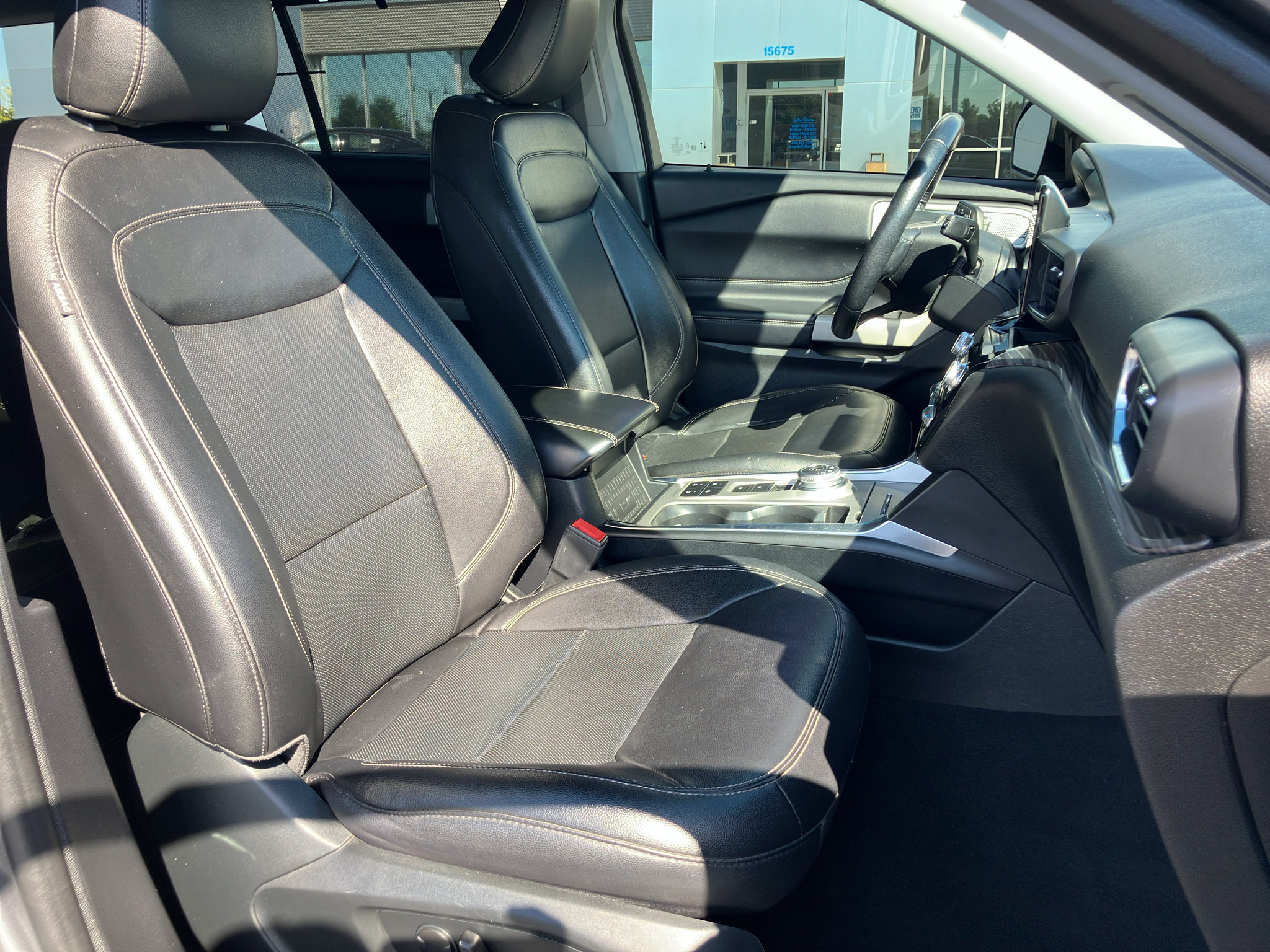 Used 2021 Ford Explorer Limited w/ Equipment Group 301A RWD image 37