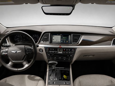 Used 2018 Genesis G80 3.8 RWD image 19