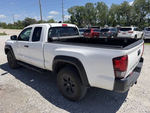 Used 2020 Toyota Tacoma SR RWD image 5