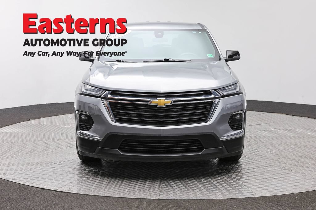Used 2023 Chevrolet Traverse LS FWD image 4