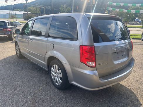 Used 2017 Dodge Grand Caravan SE w/ Power Window Group FWD image 4
