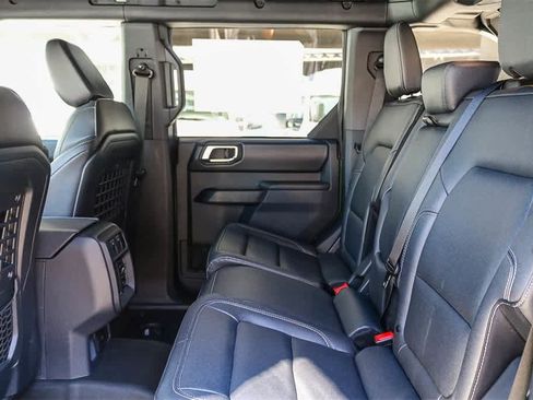 New 2025 Ford Bronco Badlands w/ Sasquatch Package image 18