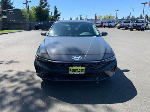 New 2026 Hyundai Elantra SE FWD image 8