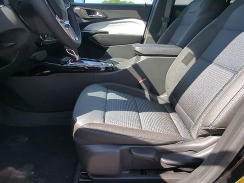 New 2026 Chevrolet Trax LT w/ LT Convenience Package FWD image 11