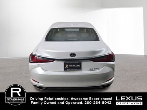 Used 2023 Lexus ES 350 w/ Premium Package image 9