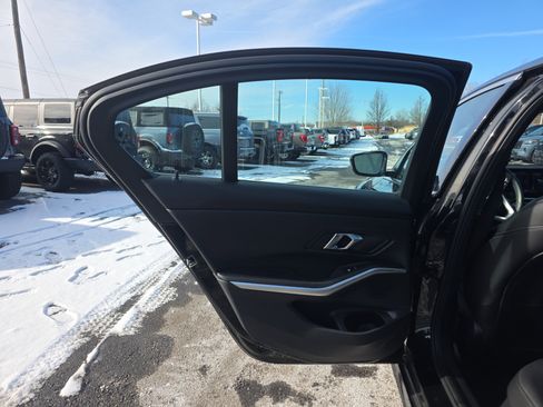 Used 2024 BMW 330i xDrive Sedan w/ Convenience Package image 21