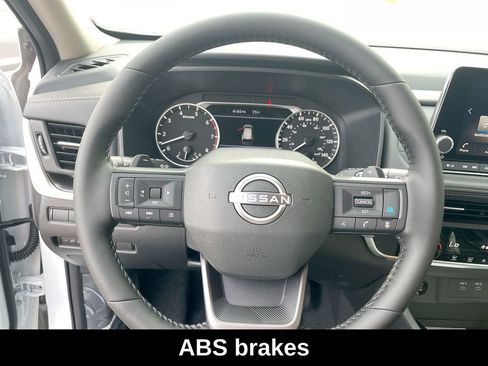 Used 2026 Nissan Rogue SV AWD/4WD image 26