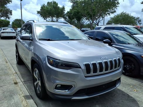 Used 2020 Jeep Cherokee Limited w/ Technology Group FWD image 5