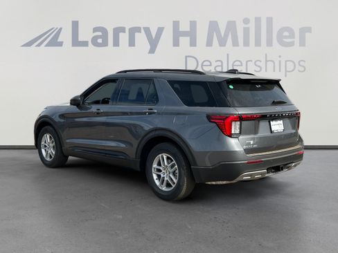 New 2026 Ford Explorer Active w/ Active Comfort Package RWD image 3