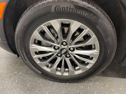 Used 2025 Cadillac XT4 Premium Luxury image 21