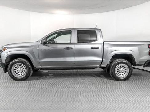 Used 2023 Chevrolet Colorado W/T image 3