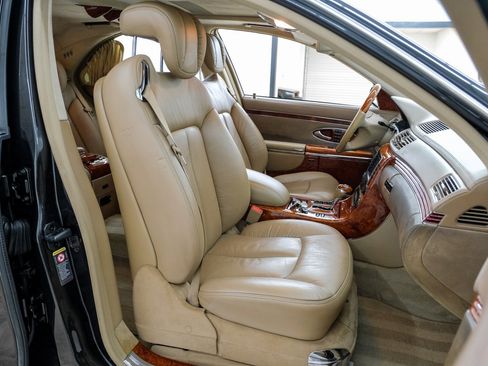 Used 2005 Maybach 57 image 33