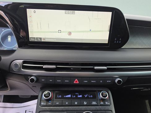 Used 2024 Hyundai Palisade Limited FWD image 26