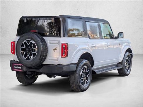 New 2025 Ford Bronco Outer Banks image 2