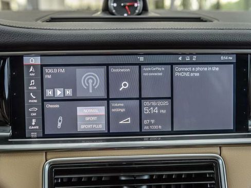 Used 2018 Porsche Panamera 4 image 24