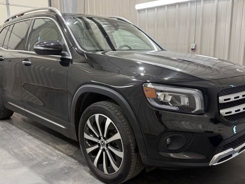 Used 2023 Mercedes-Benz GLB 250 4MATIC image 2