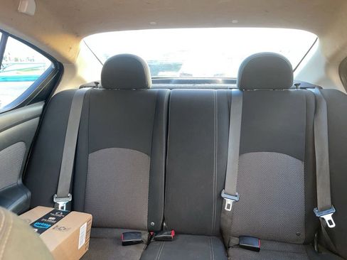 Used 2016 Nissan Versa SV image 7