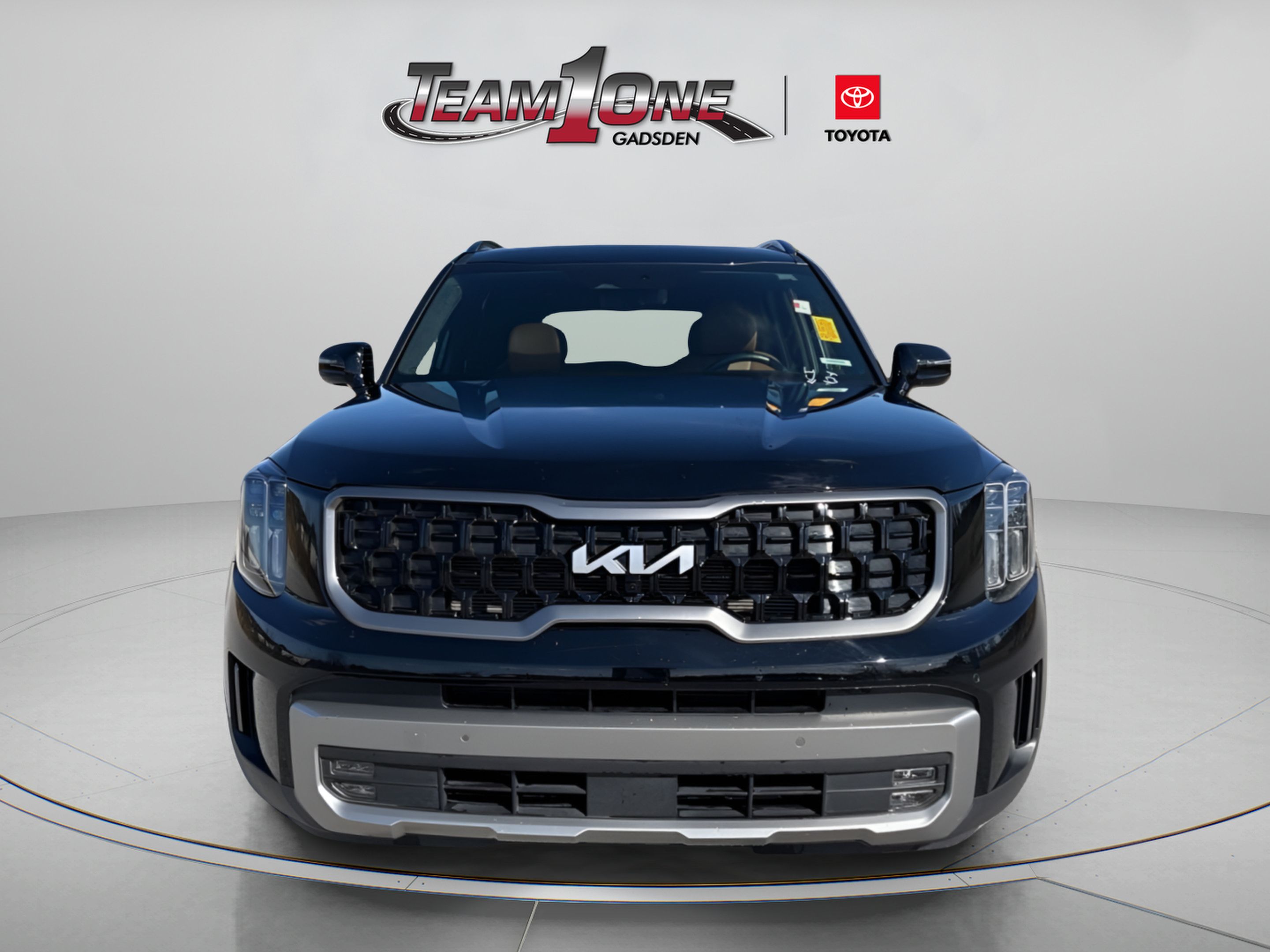 Used 2023 Kia Telluride SX Prestige X-Pro AWD/4WD image 2