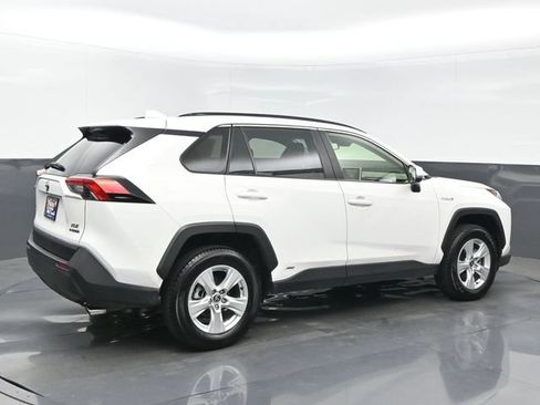 Used 2021 Toyota RAV4 XLE w/ Convenience Package AWD/4WD image 6