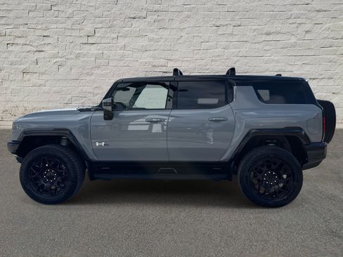 Used 2025 GMC Hummer EV 2X w/ LPO, Roof Cross Rail Package image 8